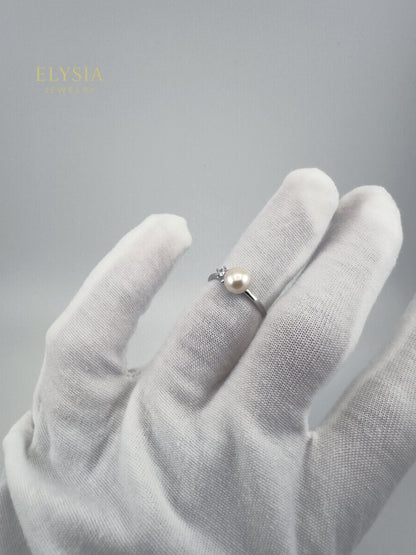 Ring with Pearl