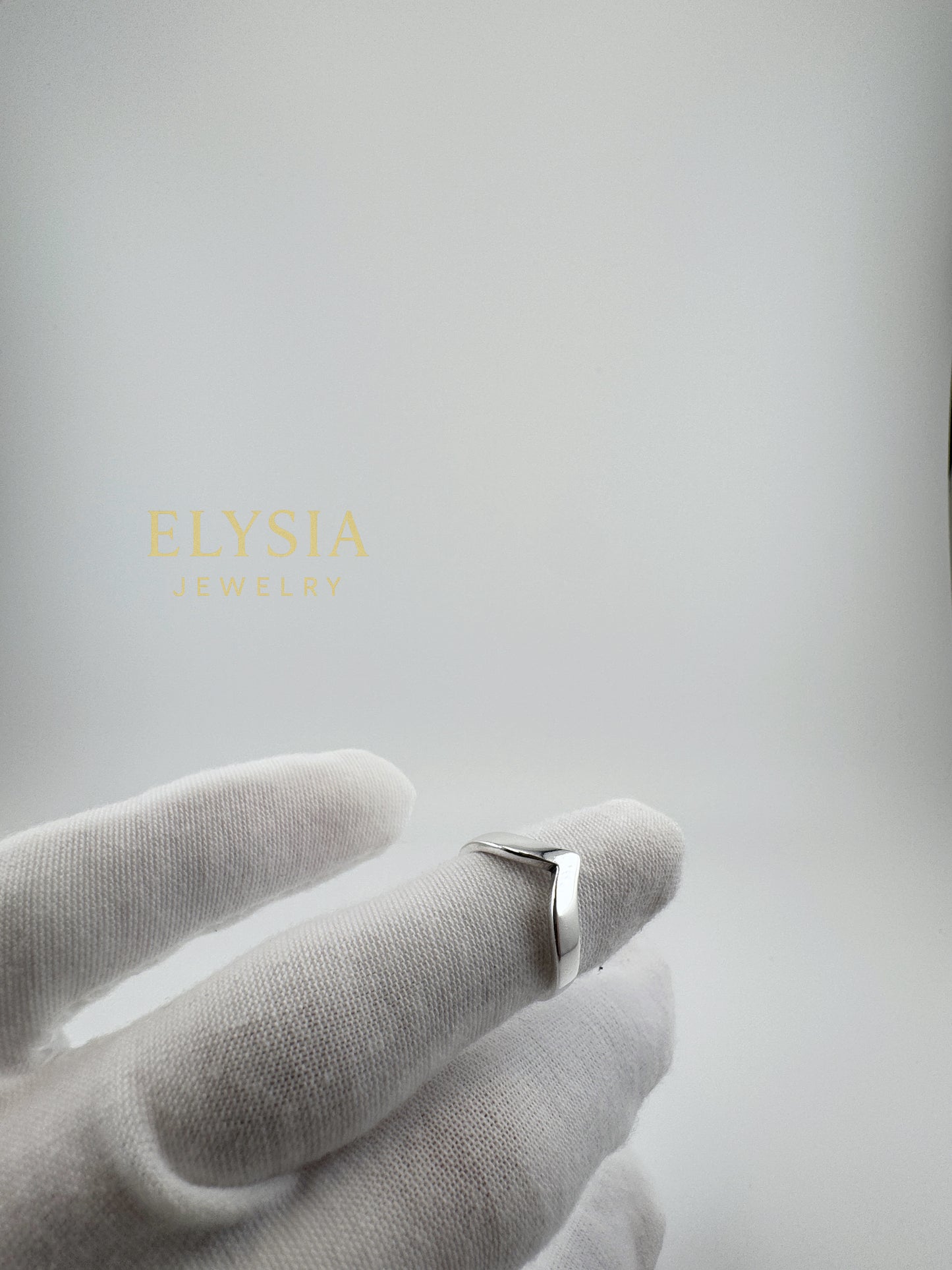 V-Shine 925 Silver Ring