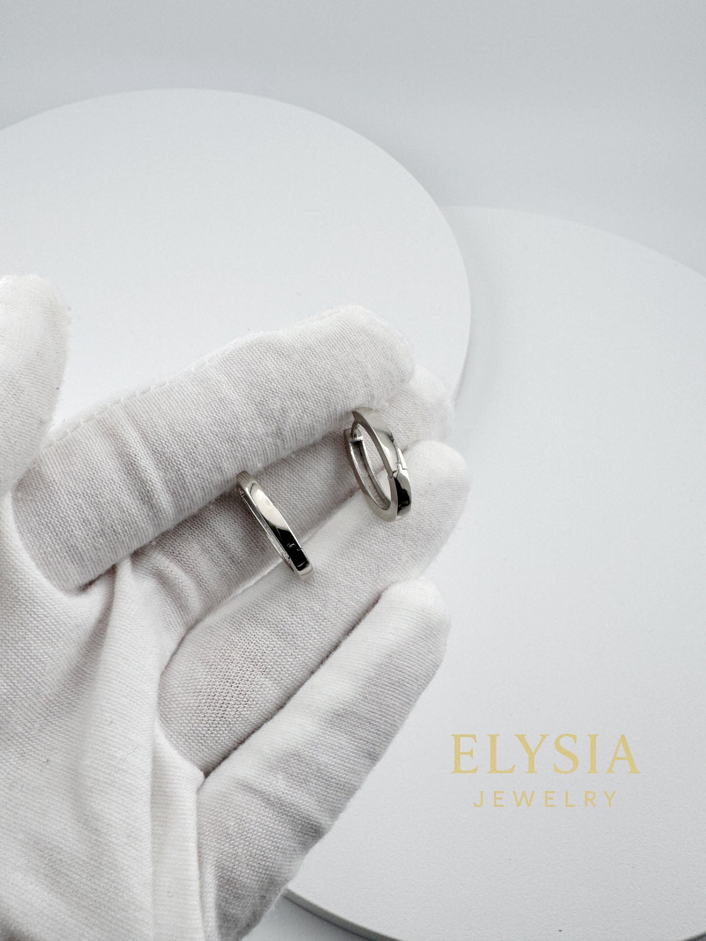 Minimal Oval Hoop Earrings – 925 Sterling Silver | Gold-Plated Option