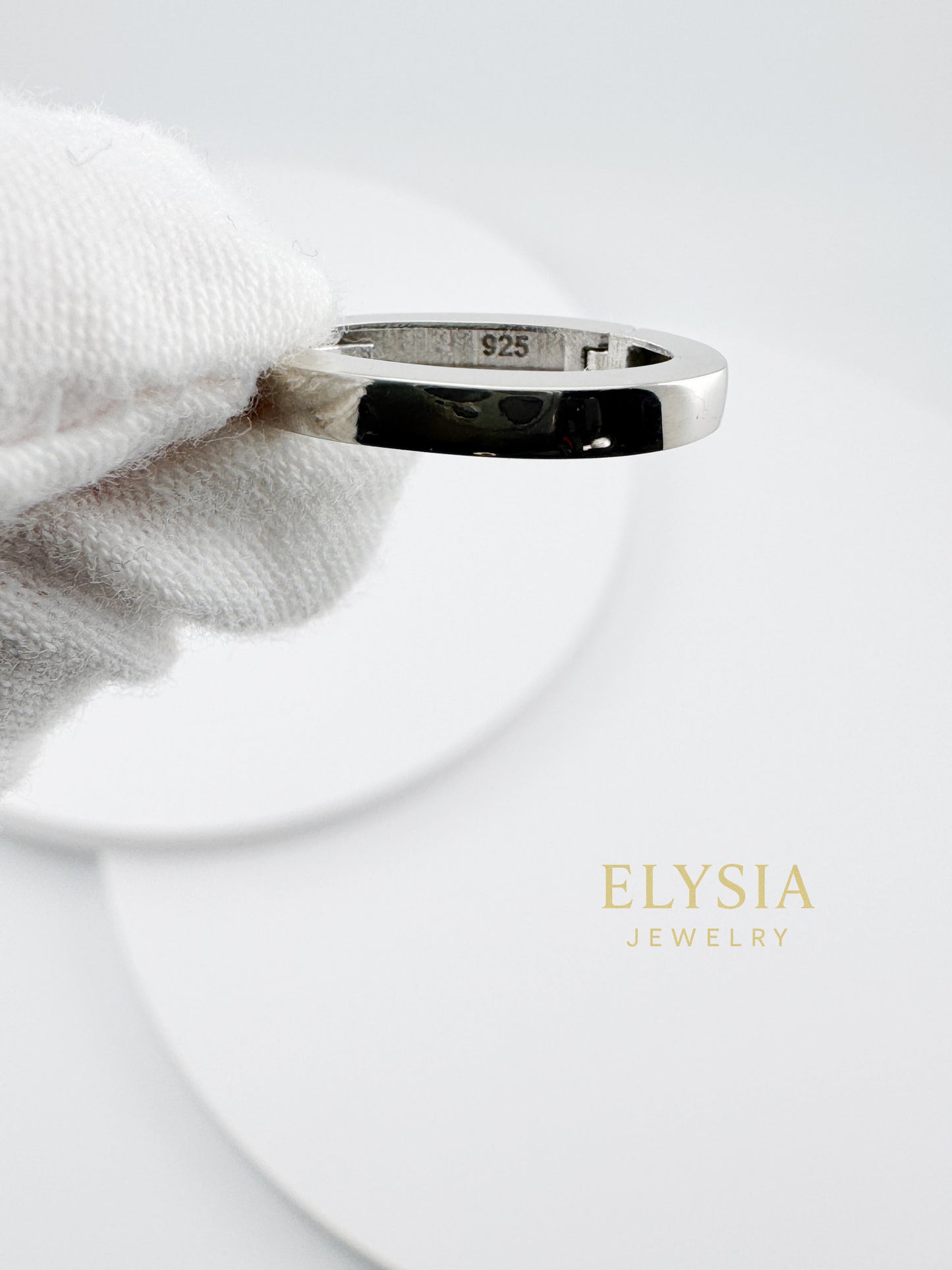 Minimal Oval Hoop Earrings – 925 Sterling Silver | Gold-Plated Option