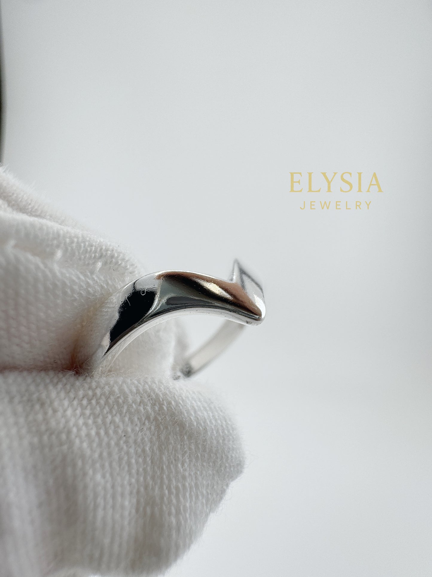 V-Shine 925 Silver Ring