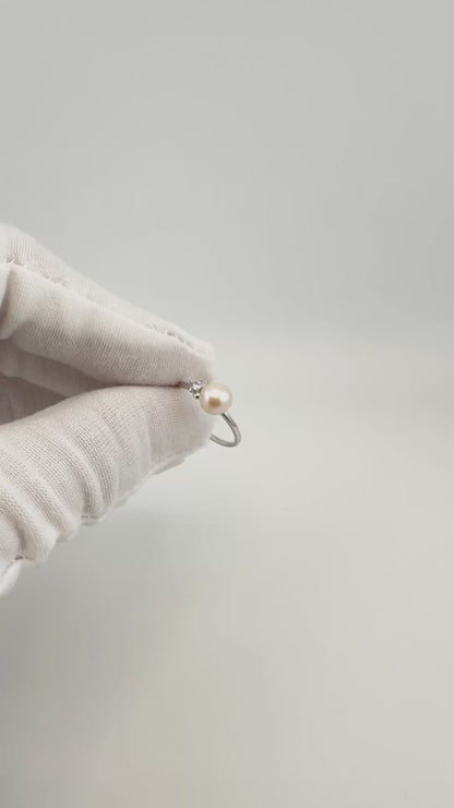 Ring with Pearl