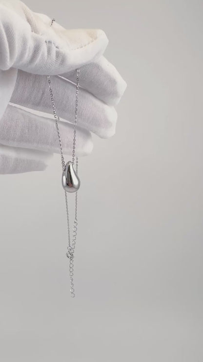 Minimalist teardrop Necklace